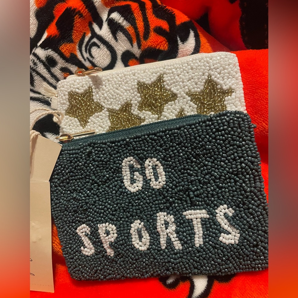 Beaded clutch set